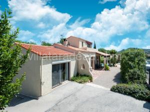 Welcoming holiday home with private pool, cleaning included à Taradeau